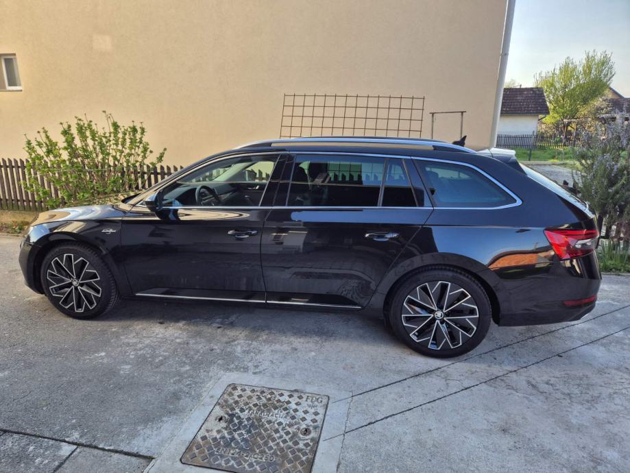 Škoda Superb Combi 2,0 TDI, fotografija 10