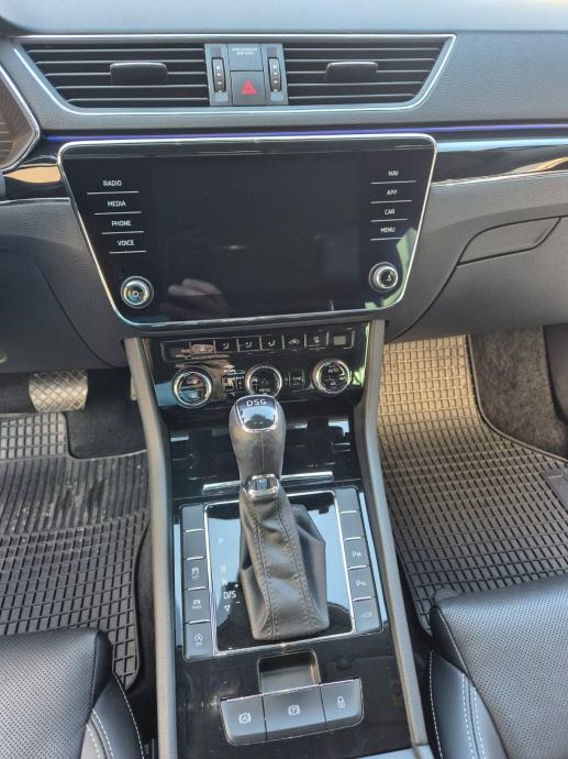 Škoda Superb Combi 2,0 TDI, fotografija 4