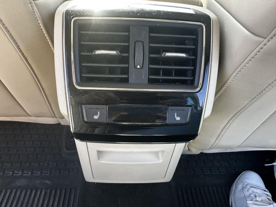 Škoda Superb Combi Laurin & Klement 2.0 TDI 4x4 DSG, 190 KS, fotografija 8