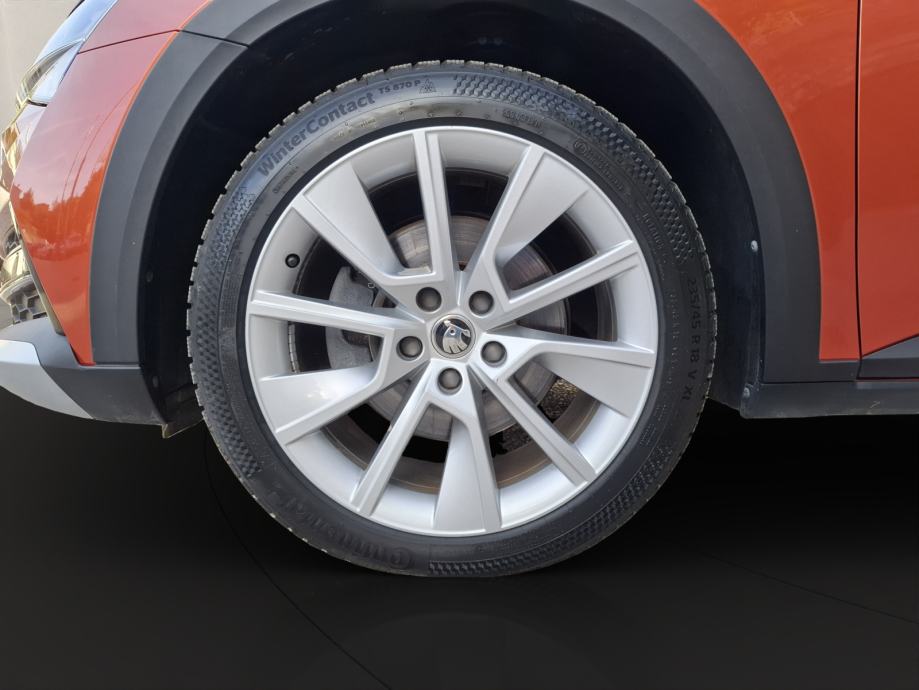 Škoda SUPERB Combi Scout 2.0 TDI 4x4 DSG, fotografija 9