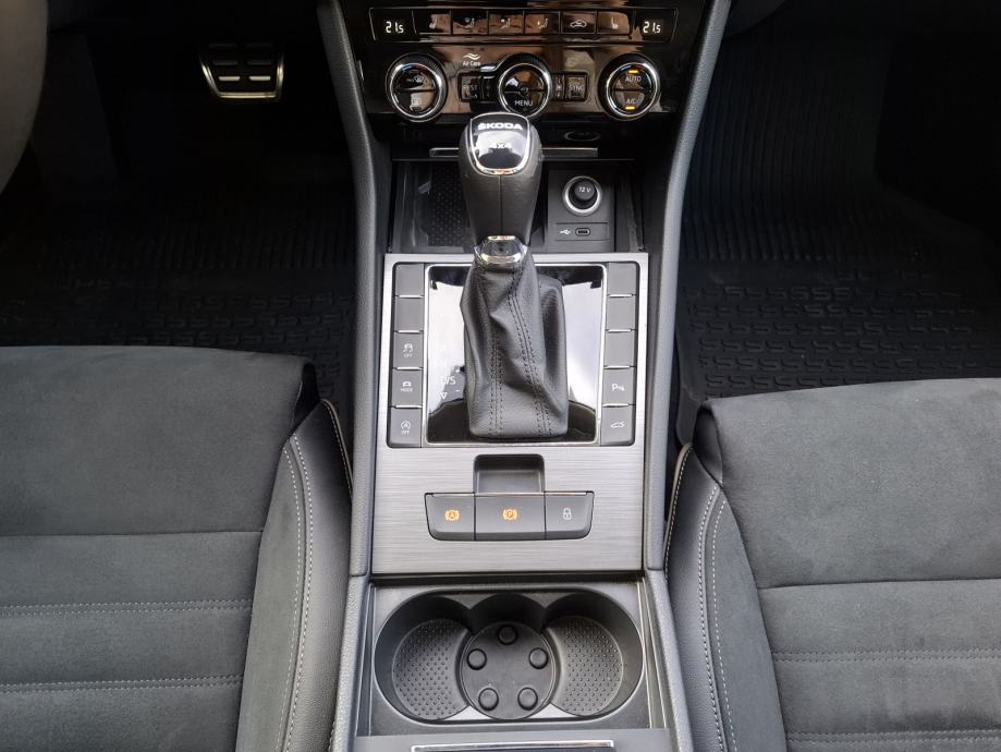 Škoda SUPERB Combi Scout 2.0 TDI 4x4 DSG, fotografija 20
