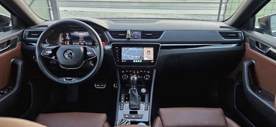 Škoda Superb PHEV 160kWt, kamera 360°Laurin & Klement ***AKCIJA***, fotografija 17