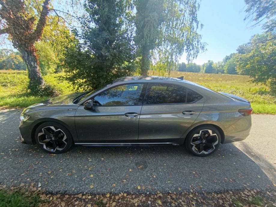 Škoda Superb Sportline 2,0 TDI DSG, fotografija 4