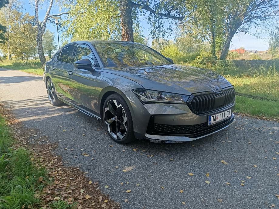 Škoda Superb Sportline 2,0 TDI DSG, fotografija 2