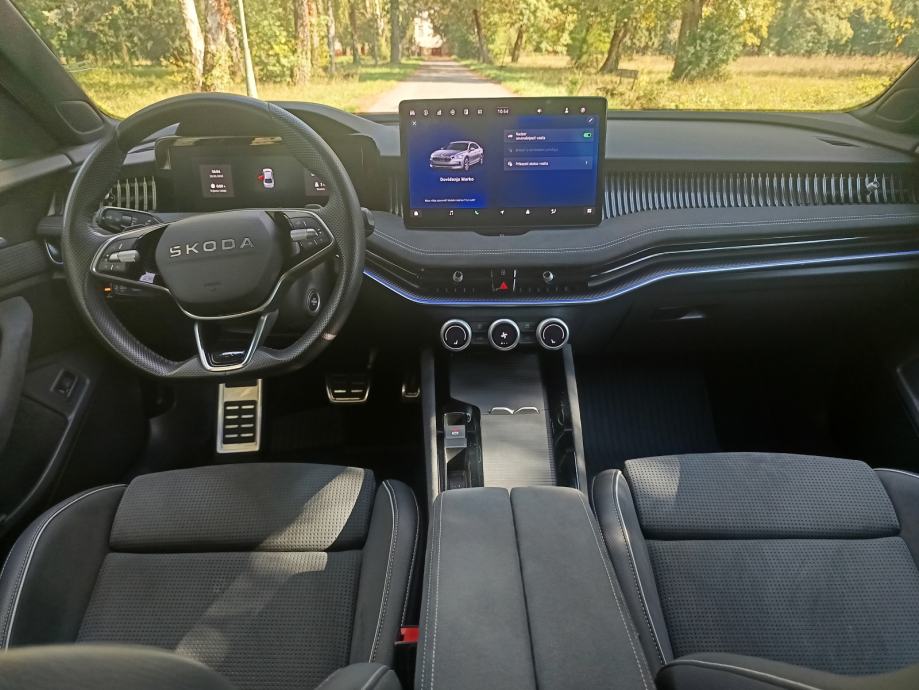 Škoda Superb Sportline 2,0 TDI DSG, fotografija 5