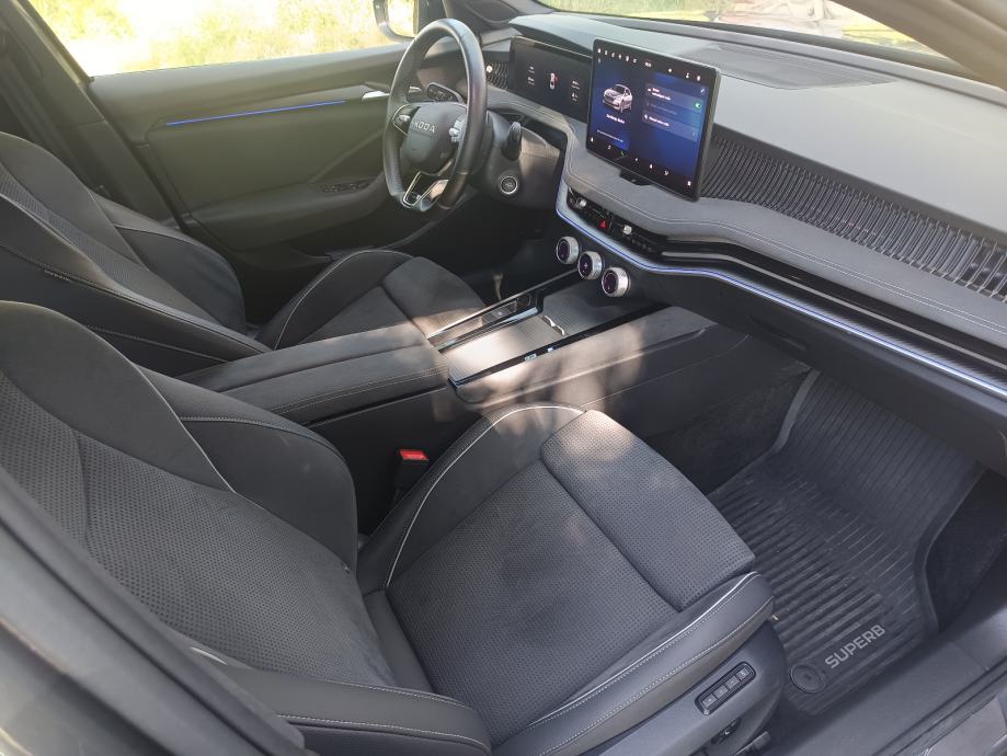 Škoda Superb Sportline 2,0 TDI DSG, fotografija 6