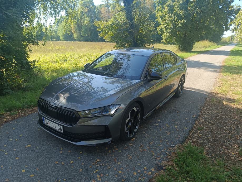 Škoda Superb Sportline 2,0 TDI DSG, fotografija 8
