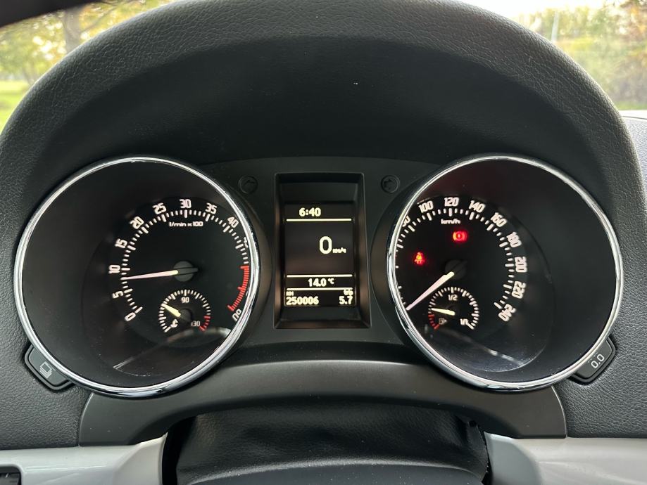 Škoda Yeti 2.0 TDI, 2011, 4x4, fotografija 13