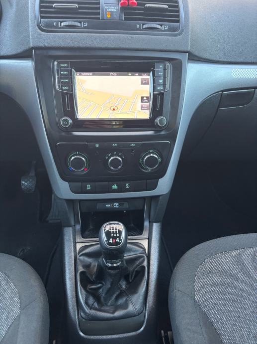 Škoda Yeti 2.0 TDI 4x4 odlično stanje, fotografija 8
