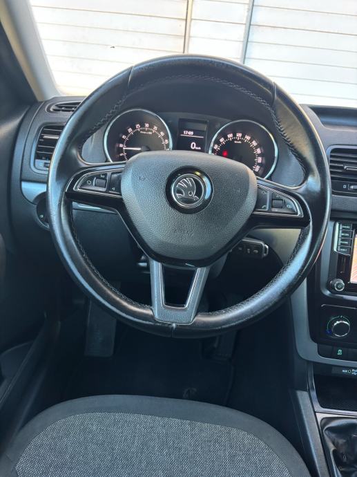 Škoda Yeti 2.0 TDI 4x4 odlično stanje, fotografija 10