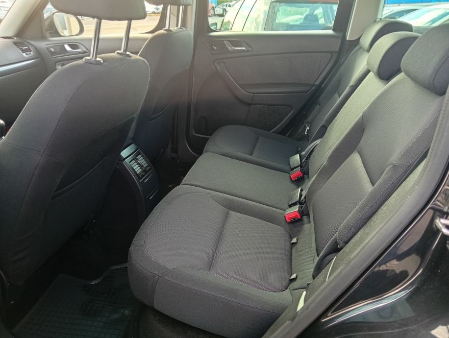 Škoda Yeti 2,0 TDI Ambiente mod.2013 - 175 TKM/ NAVI/ ALU/ PDC/ SERVIS, fotografija 9