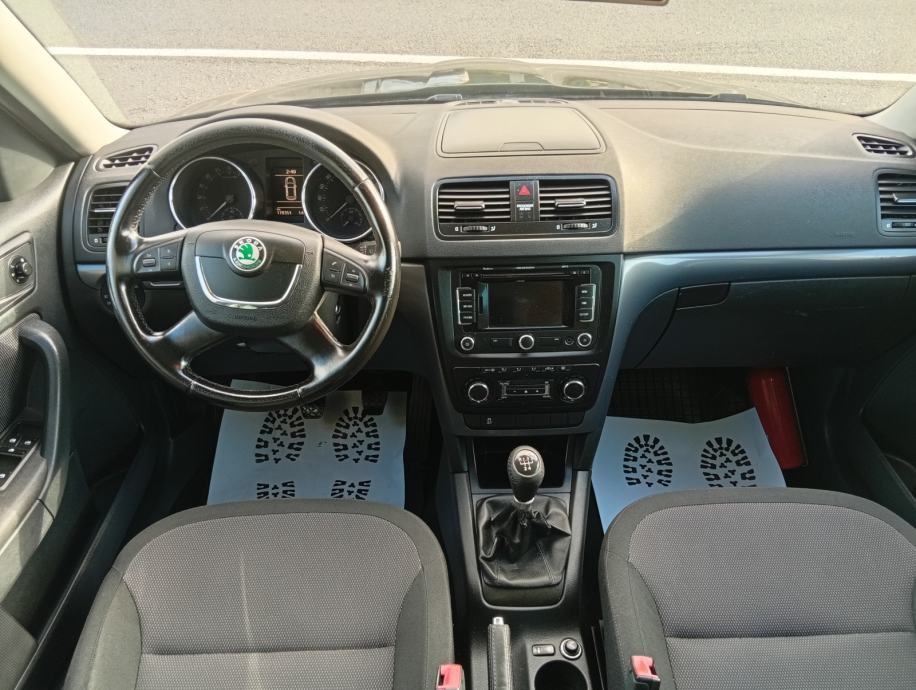 Škoda Yeti 2,0 TDI Ambiente mod.2013 - 175 TKM/ NAVI/ ALU/ PDC/ SERVIS, fotografija 15