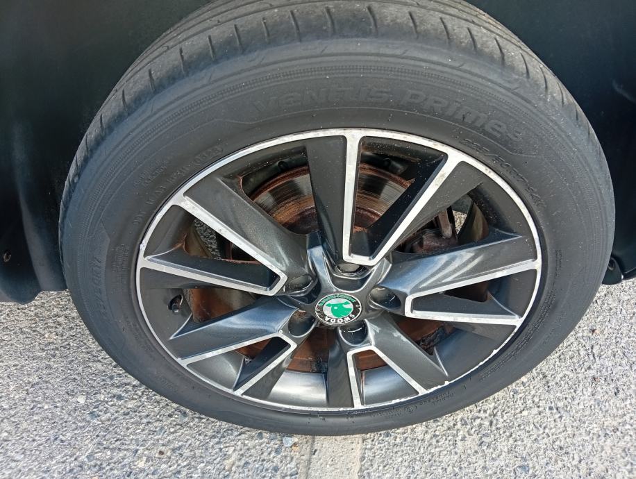Škoda Yeti 2,0 TDI Ambiente mod.2013 - 175 TKM/ NAVI/ ALU/ PDC/ SERVIS, fotografija 11