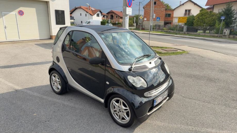 Smart EQ fortwo 0800 automatik KLIMA RADI AUTO ODLICAN, fotografija 2