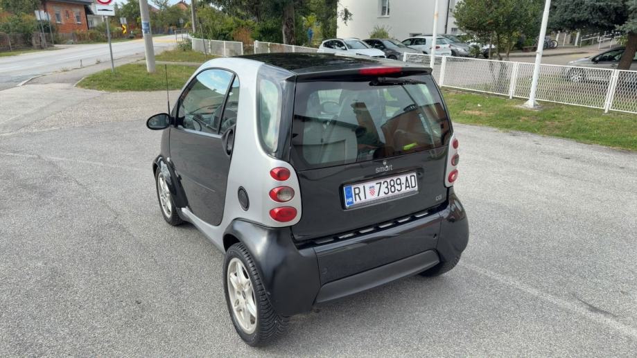 Smart EQ fortwo 0800 automatik KLIMA RADI AUTO ODLICAN, fotografija 4