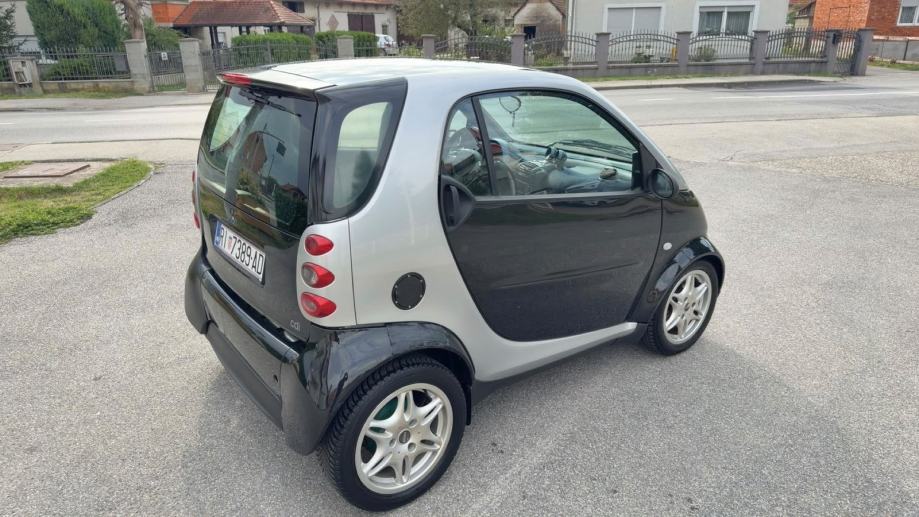 Smart EQ fortwo 0800 automatik KLIMA RADI AUTO ODLICAN, fotografija 11