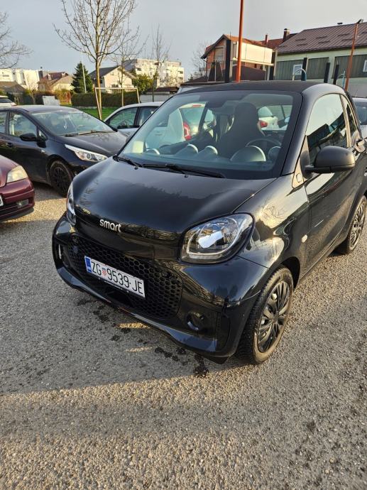 Smart EQ ForTwo 2021 god. - Reg 8. 2027 - odlično stanje, fotografija 4