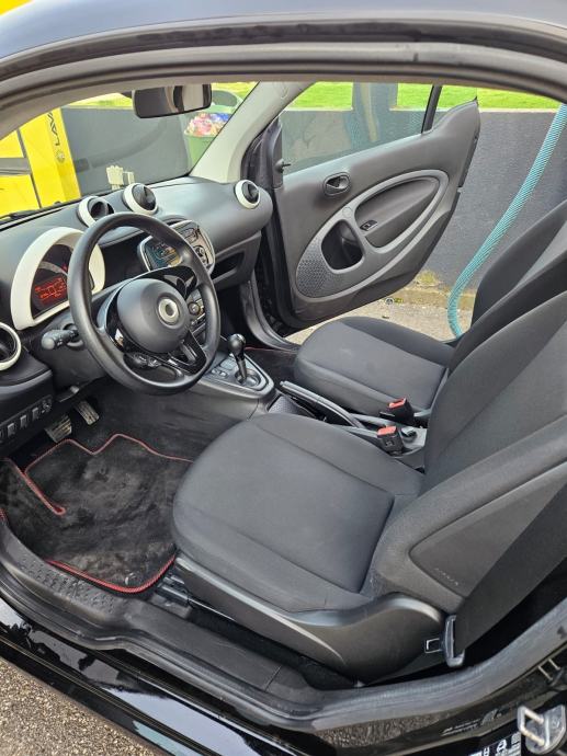 Smart EQ ForTwo 2021 god. - Reg 8. 2027 - odlično stanje, fotografija 12