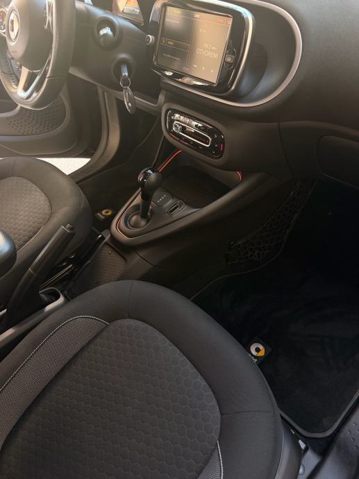 Smart EQ fortwo kao nov, garažiran- FULL OPREMA, fotografija 8