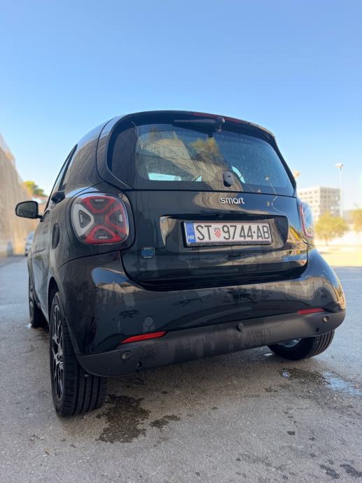 Smart EQ fortwo kao nov, garažiran- FULL OPREMA, fotografija 3