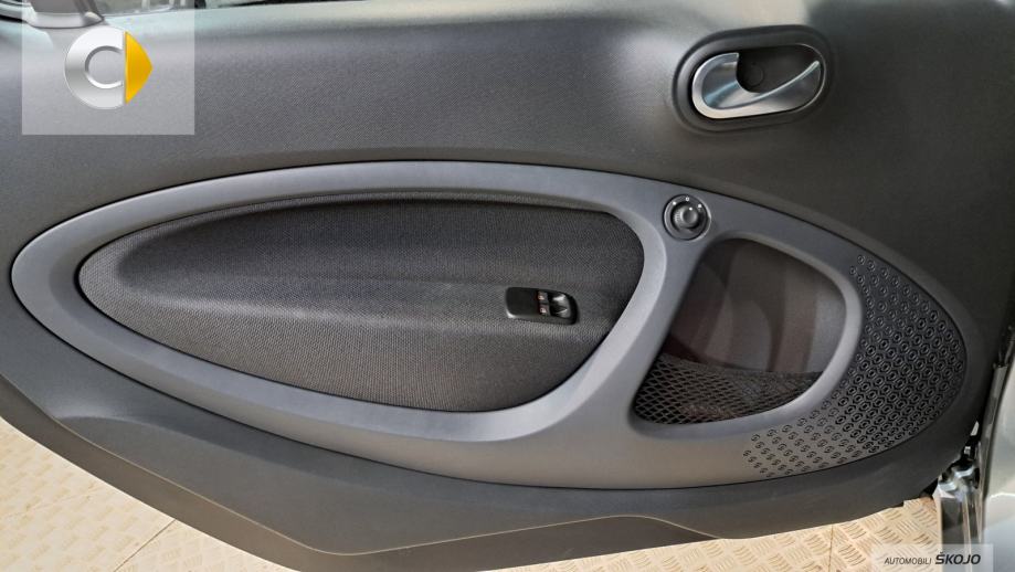 SMART FOR2 EQ PASSION / JBL / 22 kW PUNJAČ / ZIMSKI PAKET / *8193 KM*, fotografija 10