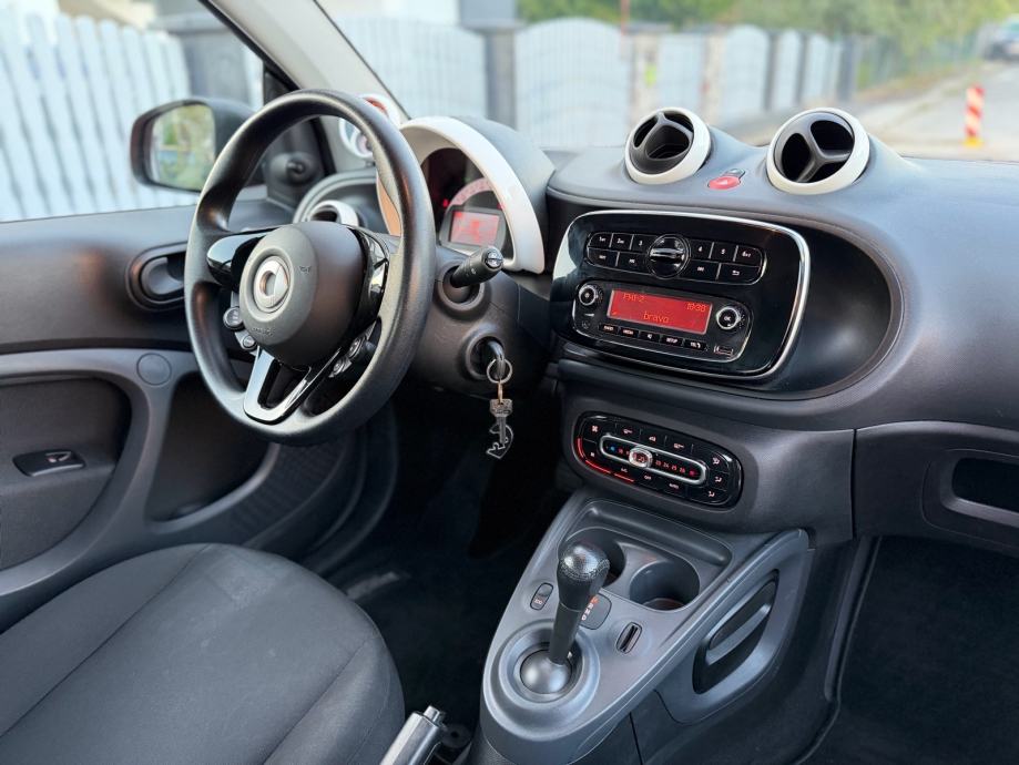 Smart EQ fortwo KUĆNI I BRZI PUNJAČ, RADAR,SERVISNA, 2KLJUČA,REGA9/27…, fotografija 11