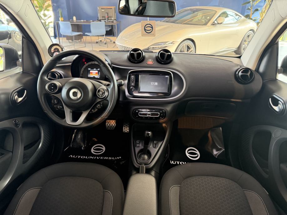 Smart ForTwo EQ Pulse - Moon White, LED, panorama, sport paket, fotografija 8