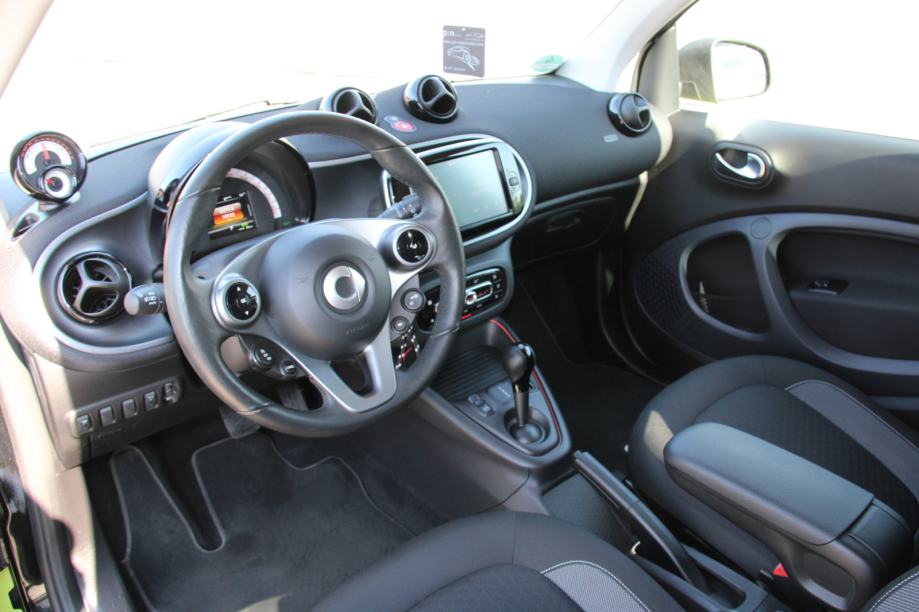 ➡️ Smart EQ Panorama LED ALU NAVI PDC R-Cam Andrioid/Apple Car 2021., fotografija 9