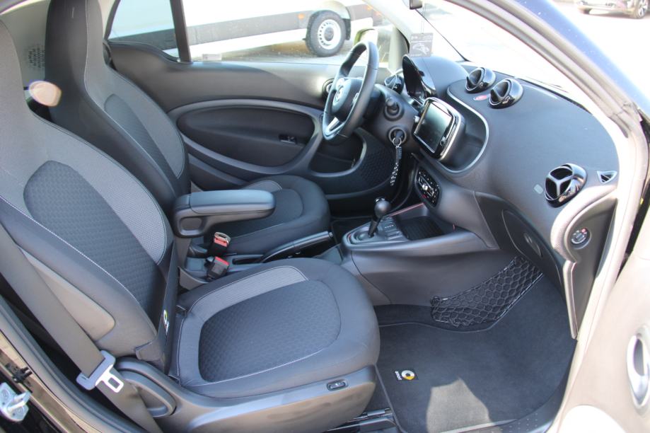 ➡️ Smart EQ Panorama LED ALU NAVI PDC R-Cam Andrioid/Apple Car 2021., fotografija 12