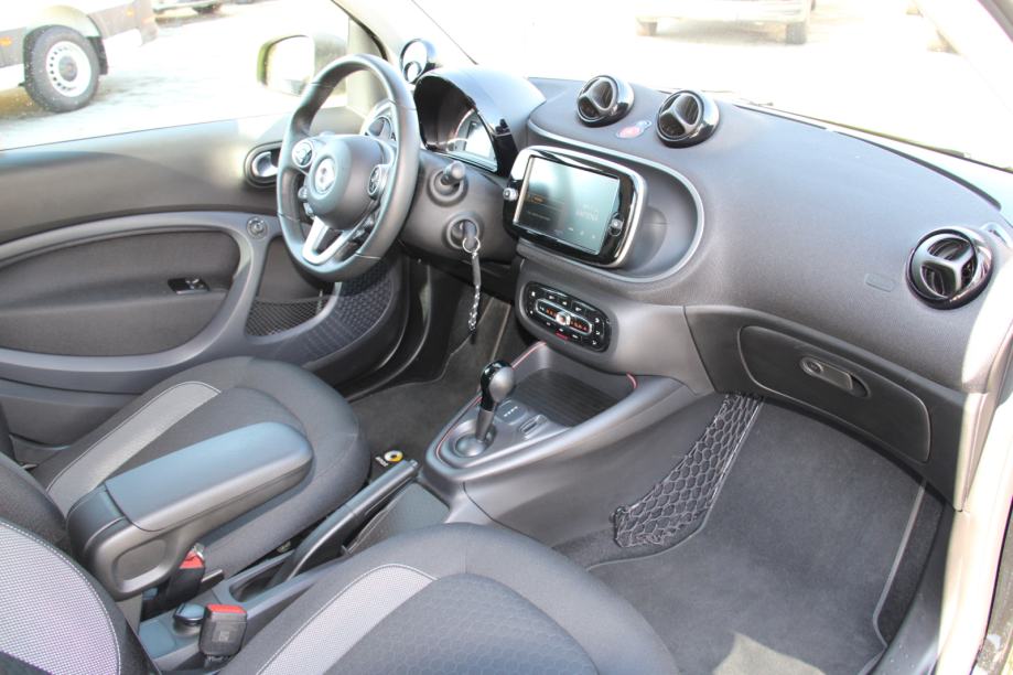 ➡️ Smart EQ Panorama LED ALU NAVI PDC R-Cam Andrioid/Apple Car 2021., fotografija 10
