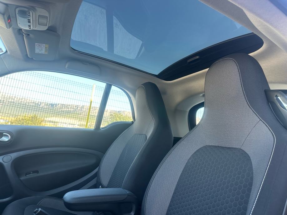 Smart EQ RED SPORT, 7/2023 g FULL OPREMA, može zamjena za smart benzin, fotografija 14