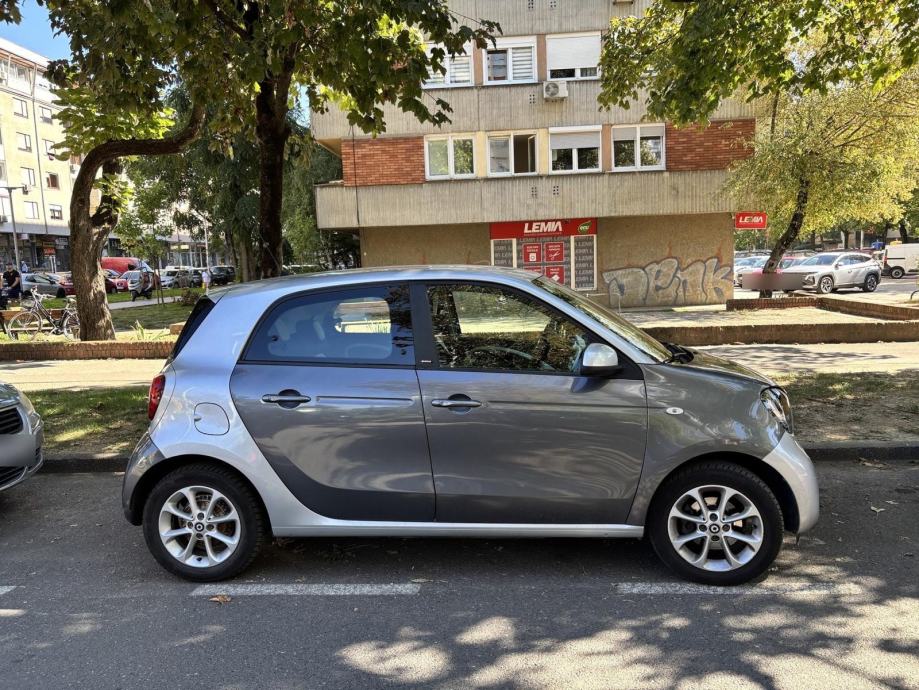 Smart ForFour 0.9 Turbo Passion, 90 KS, 2017., 64.881 km, garažiran, fotografija 2