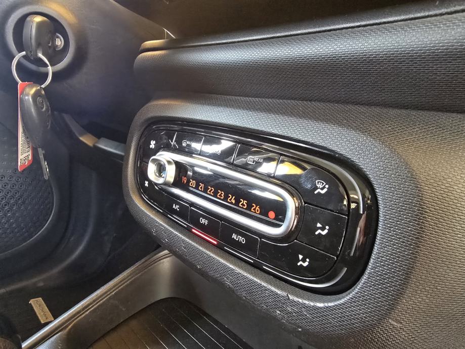 Smart forfour EQ / Facelift /9.999 sa PDV/ Navigacija / Servisna /, fotografija 13