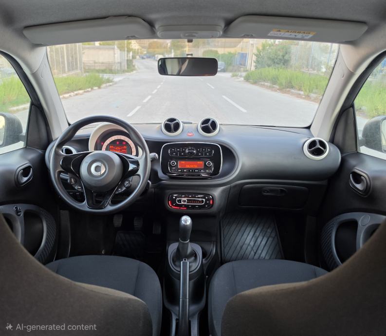 Smart fortwo 1.0 75ks 12/2017g odlično stanje, klima, servo volan, led, fotografija 15