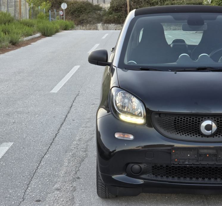 Smart fortwo 1.0 75ks 12/2017g odlično stanje, klima, servo volan, led, fotografija 4