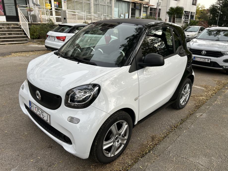 Smart Fortwo 2016. god, 65000 km, reg 03/2025 7999 EUR!!, 2016 god.