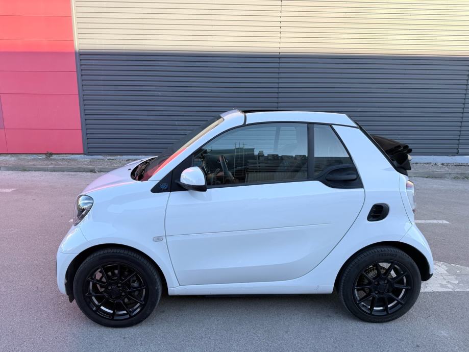 Smart EQ Cabrio • BRABUS line • 22 kW punjač • FULL oprema • Reg 7/27, fotografija 3