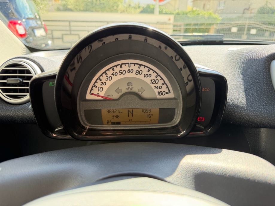 Smart fortwo coupe 1,0, automatik, klima, fotografija 15