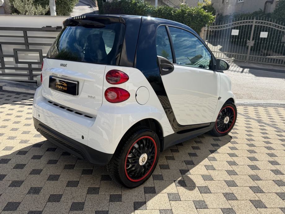 Smart fortwo coupe 1,0, automatik, klima, fotografija 7