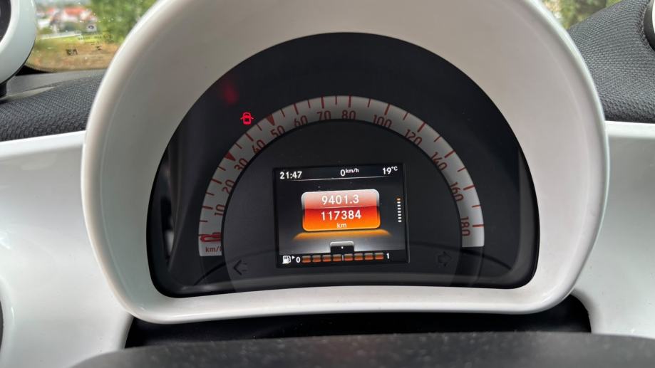 Smart fortwo coupe Panorama . Top stanje ! 117 tkm ! Reg 10/27, fotografija 19