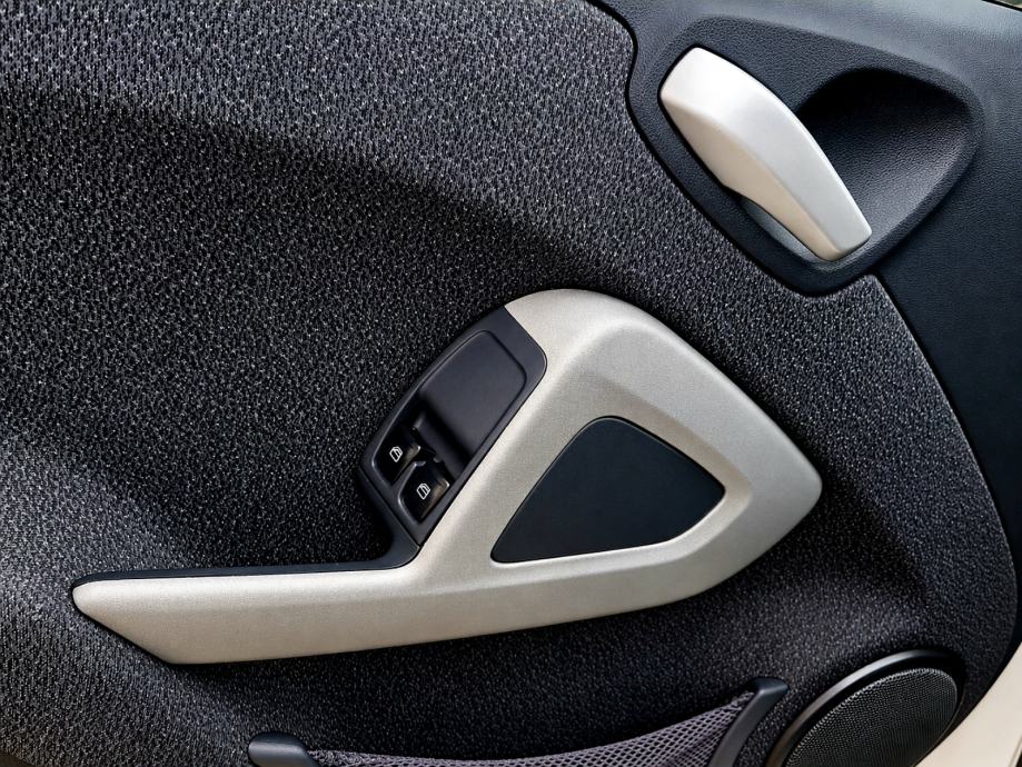Smart fortwo coupe Pure Softip 1.0***AUTOMATIK***KLIMA***TOP STANJE***, fotografija 18