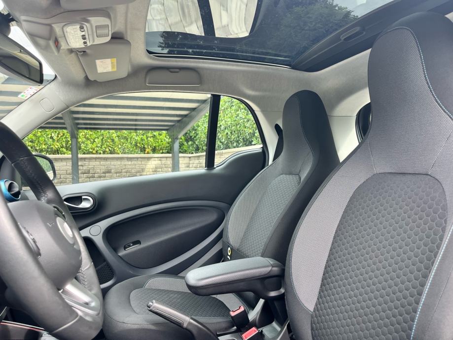 ⭐️SMART FORTWO EQ PRIME PANORAMA KAMERA PDC FULL OPREMA, fotografija 9
