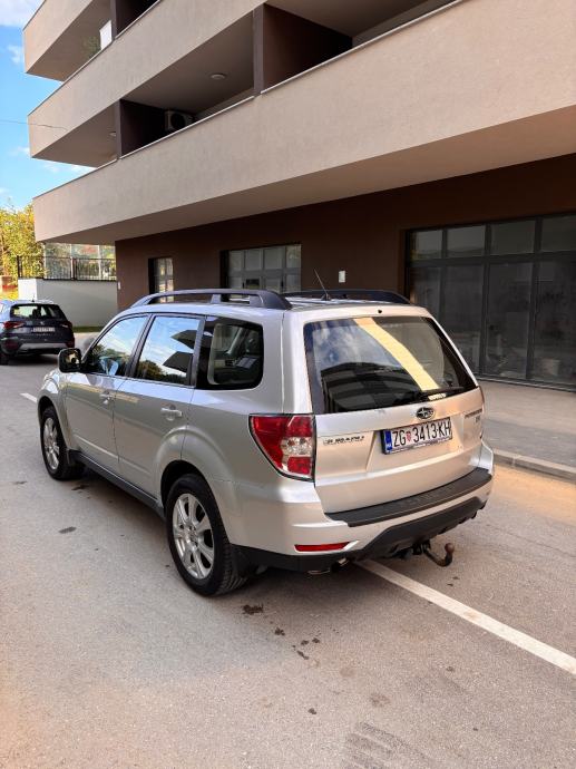 Subaru Forester 2,0 T-D XS VQ AWD, fotografija 2