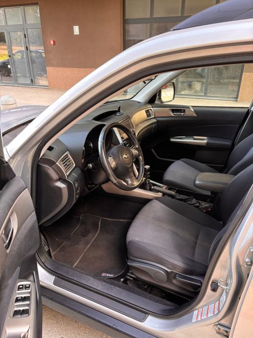 Subaru Forester 2,0 T-D XS VQ AWD, fotografija 8