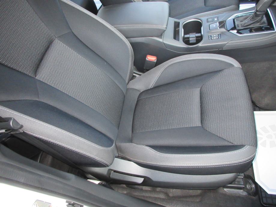 SUBARU IMPREZA 2.0 I 115 KW 4WD AUTOMATIK,KAMERA,TEMPOMAT,LED,ALU 17 !, fotografija 11