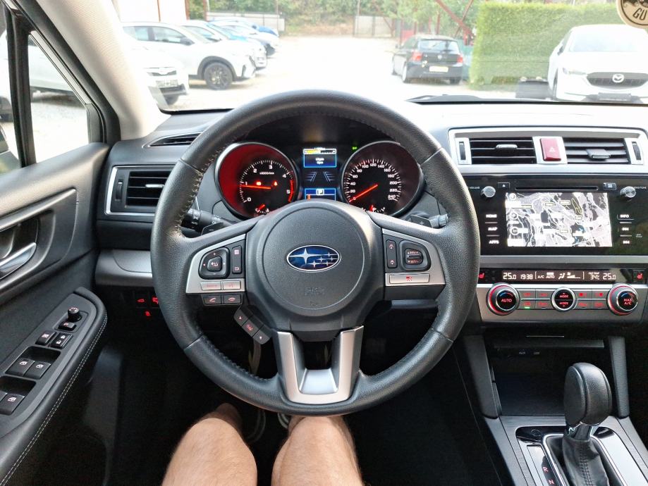 SUBARU OUTBACK 2.0 D AWD 4x4 AUTOMATIK,KAMERA, NAVIGACIJA,ALU 18, fotografija 11
