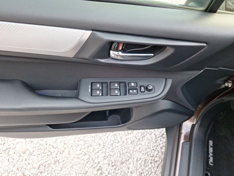 SUBARU OUTBACK 2.0 D AWD 4x4 AUTOMATIK,KAMERA, NAVIGACIJA,ALU 18, fotografija 16