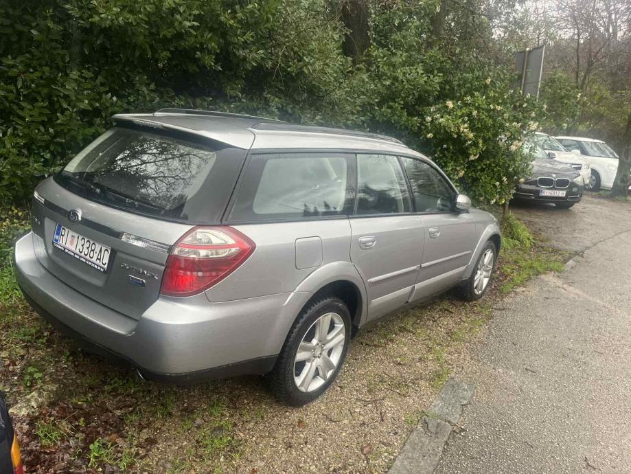 Subaru Outback 2,0 T-D, fotografija 7