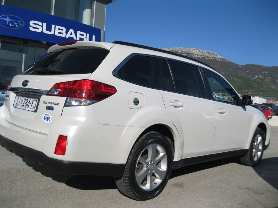Subaru Outback 2.0D automatik, 2014 god.