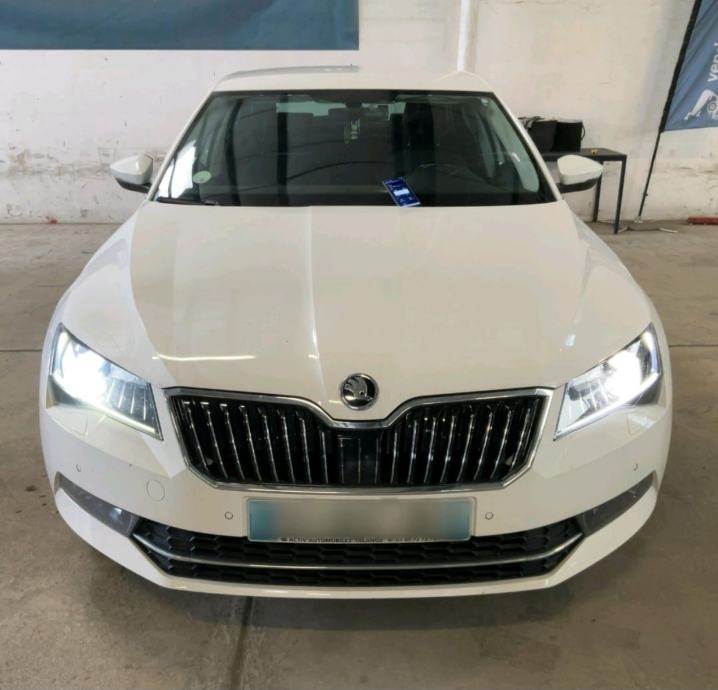 Superb 2,0 TDI DSG ● STYLE ● ALCANTARA - AMBI - MEMORIJA ● JAMSTVO, pogled izvana - slika 2